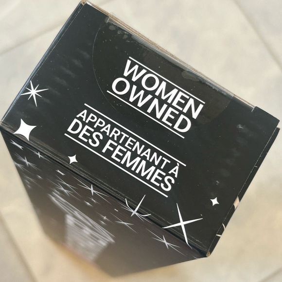 NEW BEACHWAVER Co. B1 Rotating Curling
Iron - 1" - Picture 7 of 8